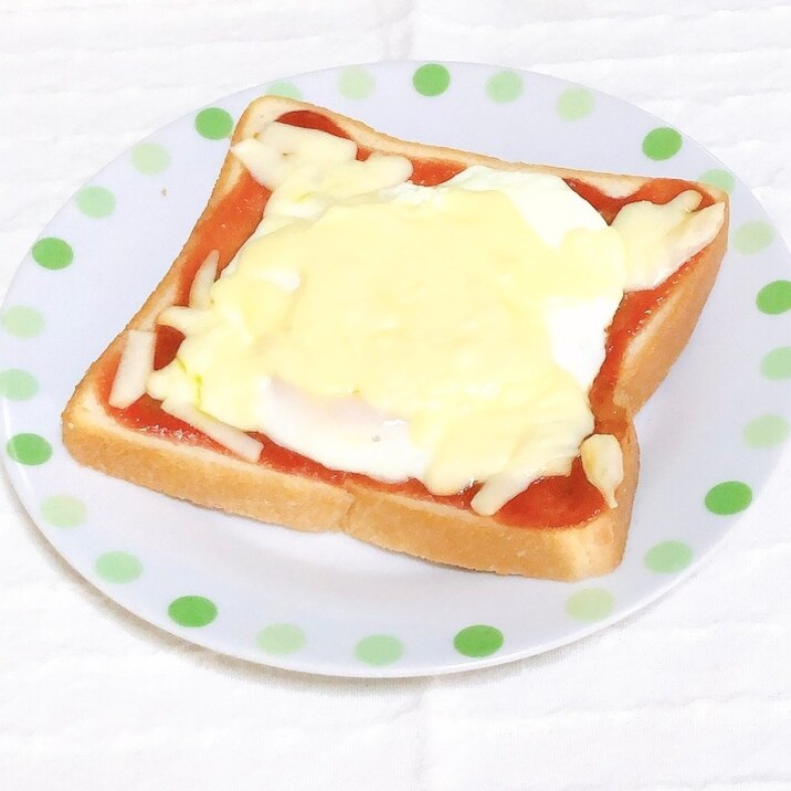 簡単⭐目玉焼きとチーズのせトースト